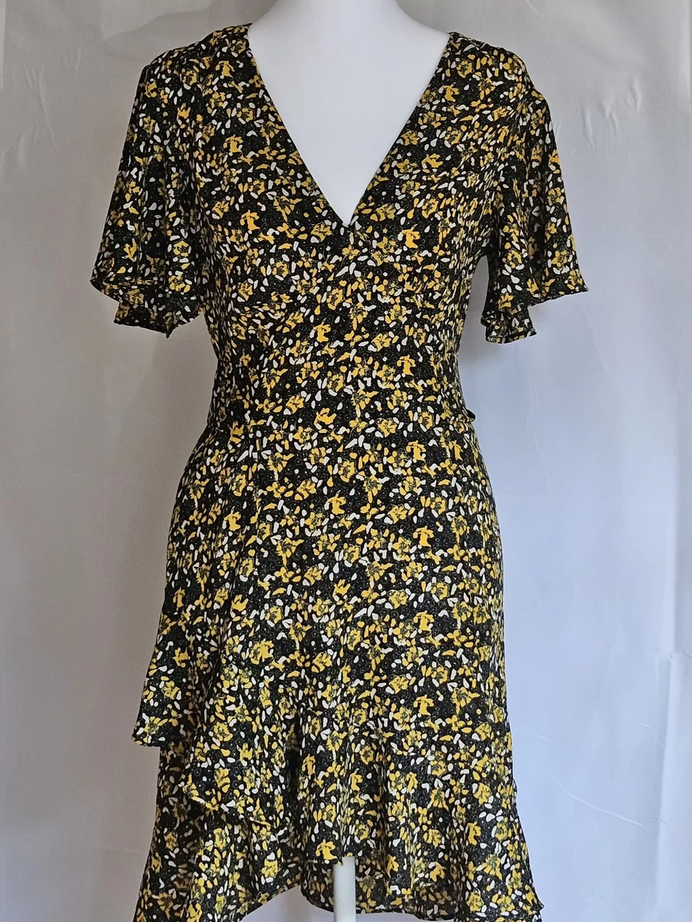 Topshop Floral Wrap Dress Yellow Black Short Ruffle Flutter Sleeve Size US 6 - Picture 4 of 16